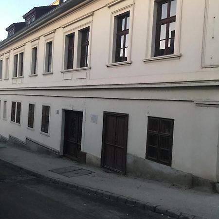 Sziklai Apartman ヴェスプレーム エクステリア 写真