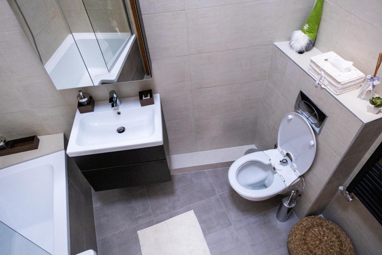 Sziklai Apartman ヴェスプレーム エクステリア 写真