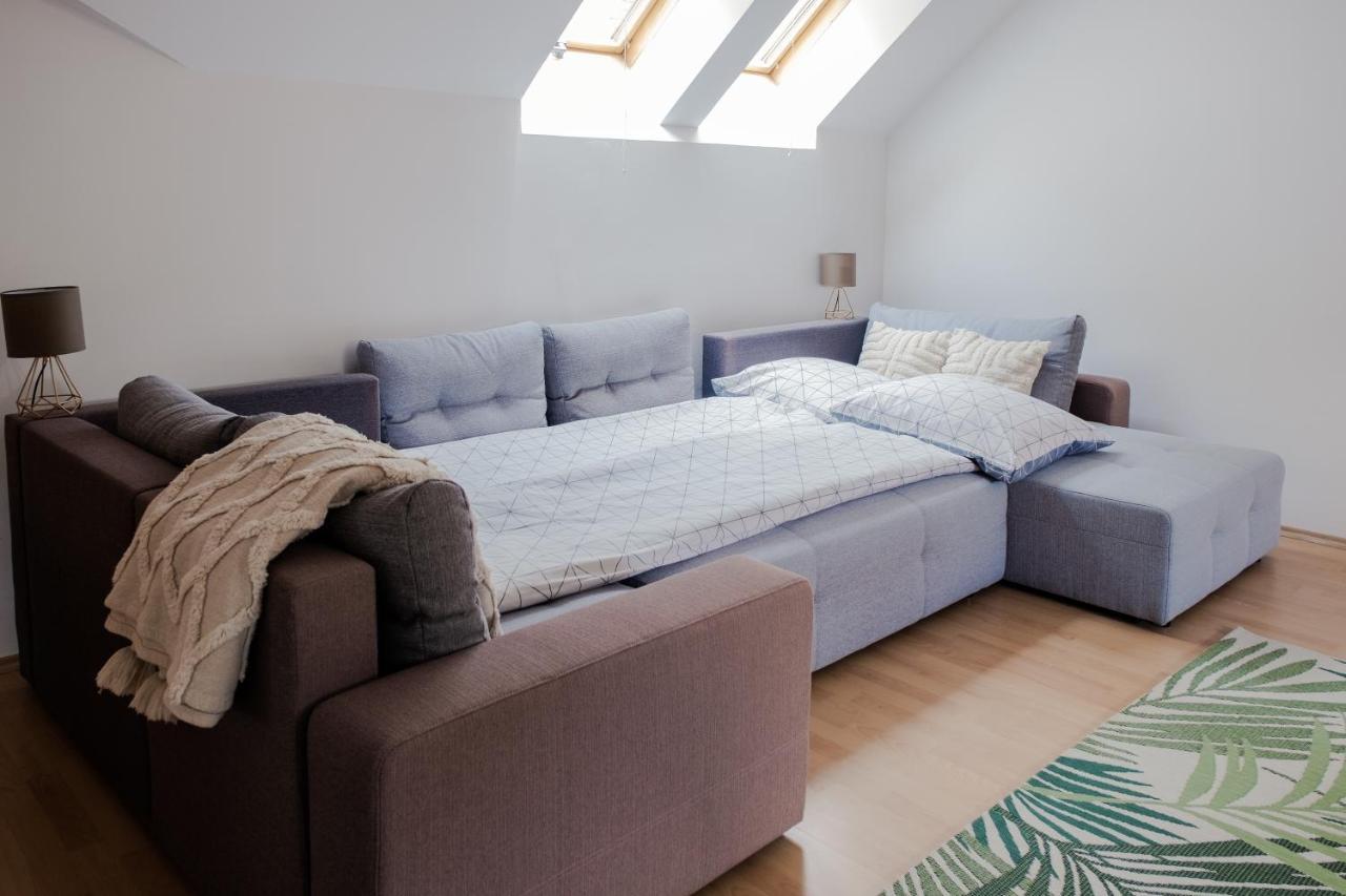 Sziklai Apartman ヴェスプレーム エクステリア 写真